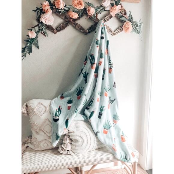New Super Soft Plush Fleece Cactus whimsical Throw Blanket boho plant lover - Picture 1 of 5